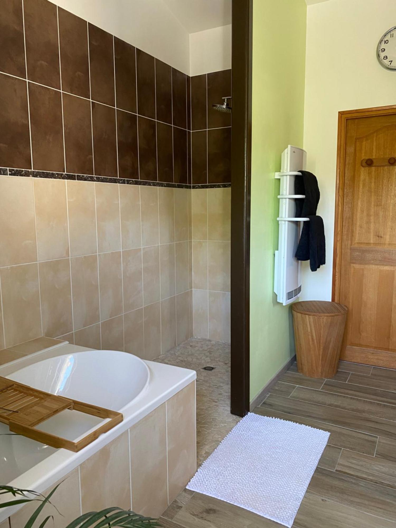 Les 5 Timbres Villa Montpellier-de-Médillan Dış mekan fotoğraf